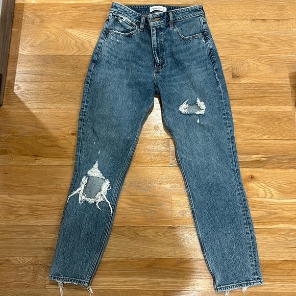 Abercrombie high rise mom Jean curve love 27/4L - Picture 1 of 2